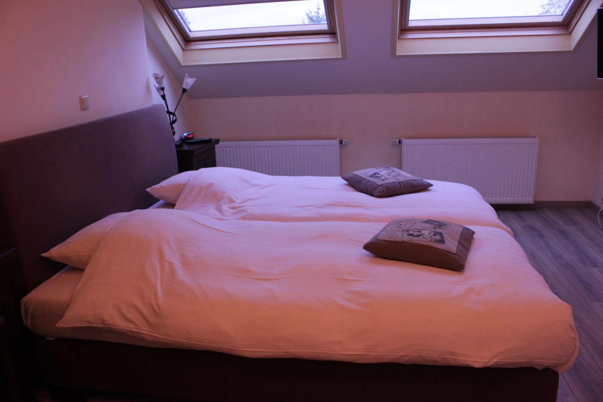 אייסדן Hotel Le Bonheur מראה חיצוני תמונה